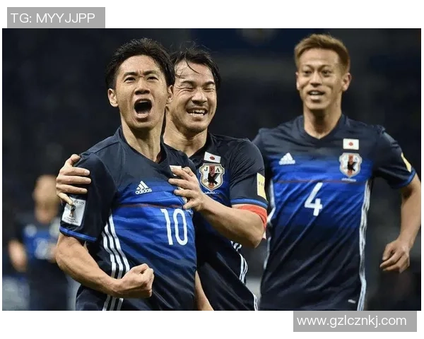 球星同款足球手套价格揭秘 高端与平价款的差距分析