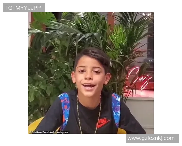 足球巨星女儿专访：谈成长经历与父亲的影响力