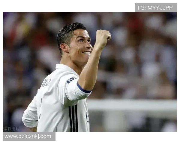 雅典历史著名足球球星的辉煌岁月与绿茵场上的传奇故事