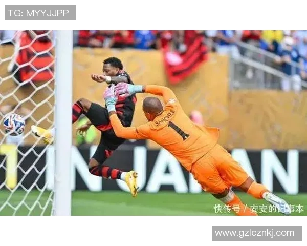 足球明星黑照爆笑表情包曝光 球场外的另类萌态引发热议